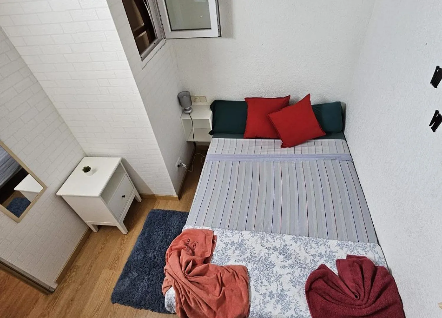 Kapsül Otel Meridiana Nino House Otel Barselona