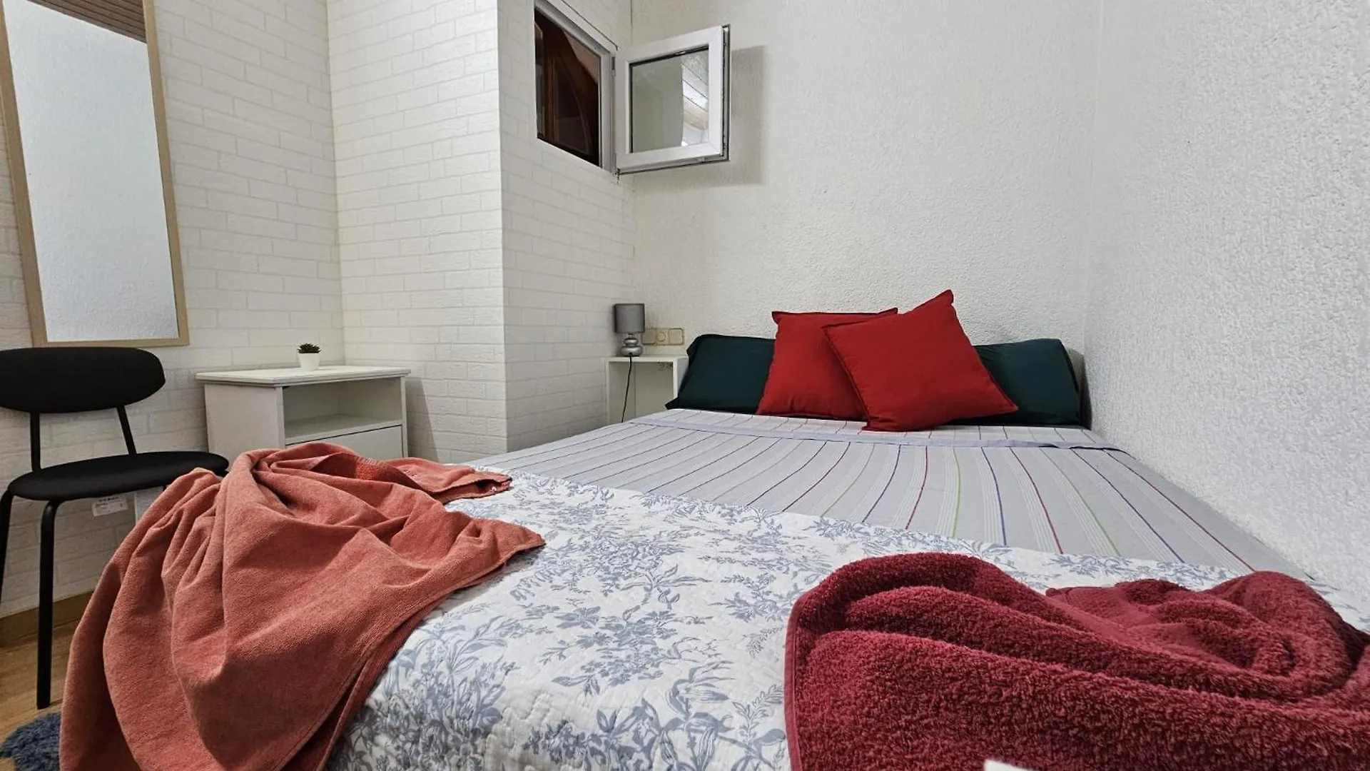 Ξενοδοχείο με κάψουλες Meridiana Nino House Ξενοδοχείο Βαρκελώνη