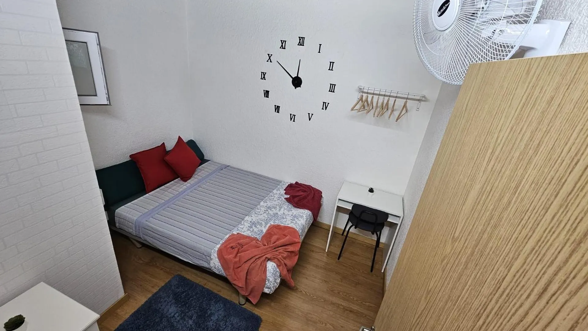Ξενοδοχείο με κάψουλες Meridiana Nino House Ξενοδοχείο Βαρκελώνη