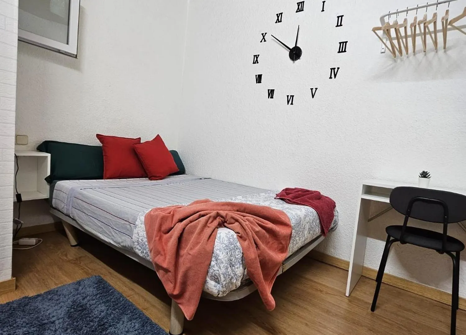 Meridiana Nino House ile iletişim